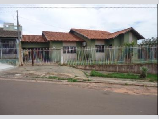 Casa com 4 quartos e 3 banheiros em Nova Olímpia