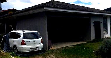 Casa Ocupada em Teresópolis com Área Gourmet e Garagem
