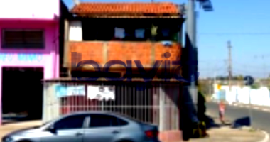 Terreno Urbano com Edificação em Esquina Privilegiada