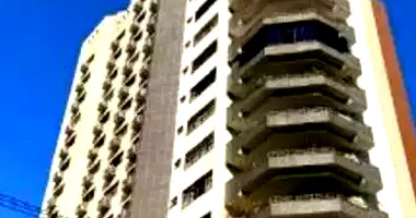 Apartamento com 2 vagas em Maringá/PR