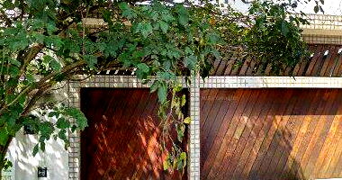 Casa com 4 quartos, 3 banheiros, 2 vagas e 282m² construída