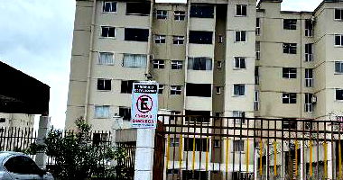 Apartamento com 2 quartos, 2 banheiros e 1 vaga