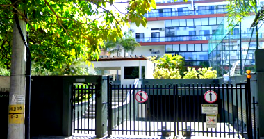 Apartamento 3 quartos, 2 banheiros, 2 vagas, 165m², varanda e área de serviço
