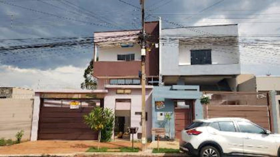 Casa com 3 quartos, 4 banheiros e 2 vagas em Jataí/GO
