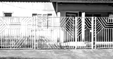 Casa em leilão com 137m² construída e 230m² de terreno