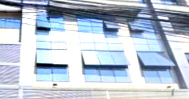 Sala Comercial Moderna com Vaga em Leilão