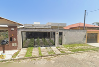 Casa de praia com 354m², ocupada, em Peruíbe/SP