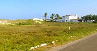 Terreno frente ao mar, 800m², Praia de Redinha Nova, sem lances