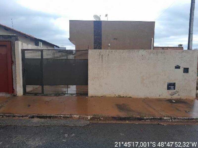 Casa com 2 quartos, 53,04m², terreno 160m², desocupada