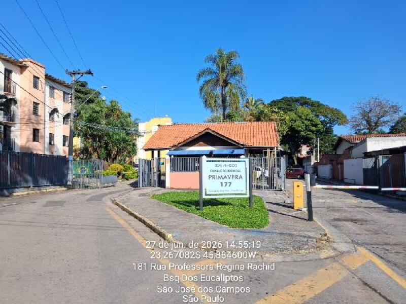 Apartamento com 2 Quartos e Vaga de Garagem em São José dos Campos