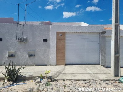 Casa com 75m² em Horizonte/CE