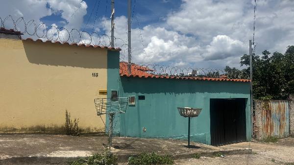 Casa com 3 quartos, 1 vaga, 55.56m²