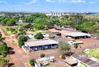 Galpão comercial de esquina com 600m² construídos em terreno de 800m²