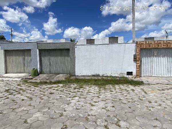 Casa com 2 quartos, 65m² construídos