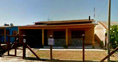 Casa com 4 quartos, 2 banheiros, 2 vagas, 211.95m² construída