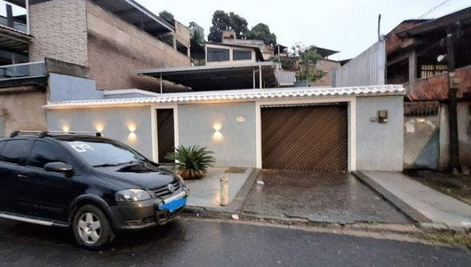 Casa Padrão com 2 Quartos em São João de Meriti