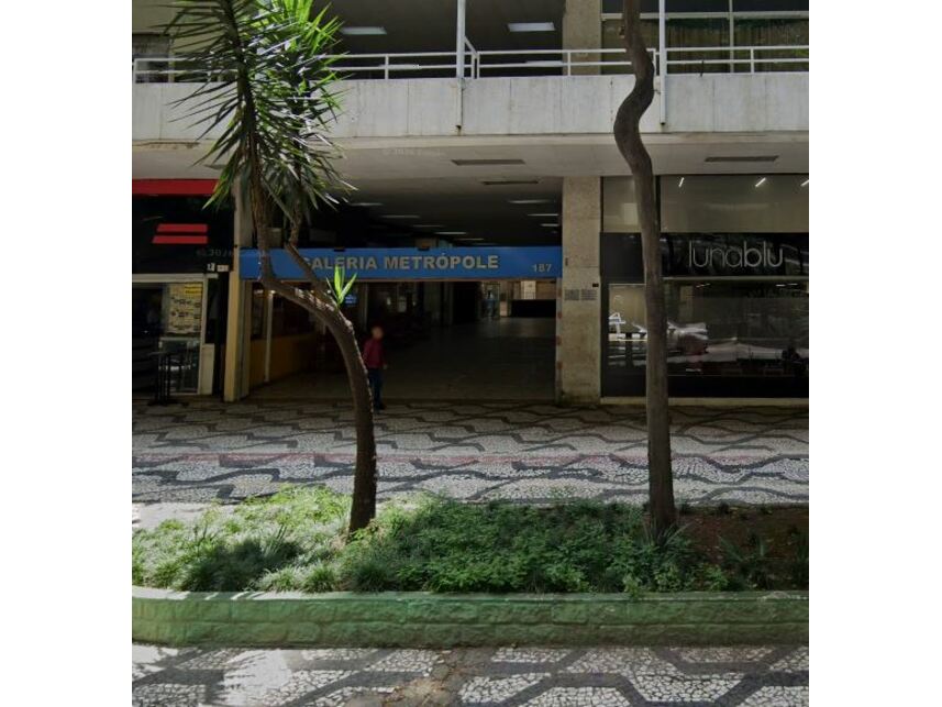 Loja comercial com 30,40m² útil, ocupada, ideal para investimento