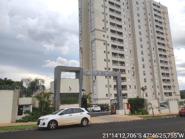 Apartamento com 2 quartos, 2 banheiros e 1 vaga de garagem