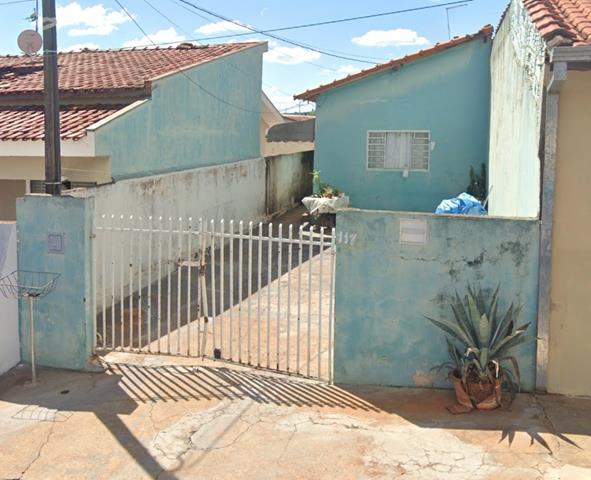 Casa com 64m², 2 quartos, ocupada, ideal para investimento