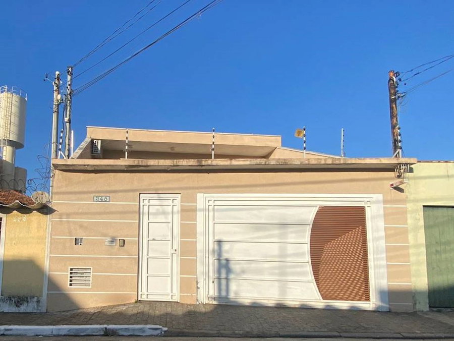 Casa com 3 quartos, 2 banheiros e 1 vaga de garagem