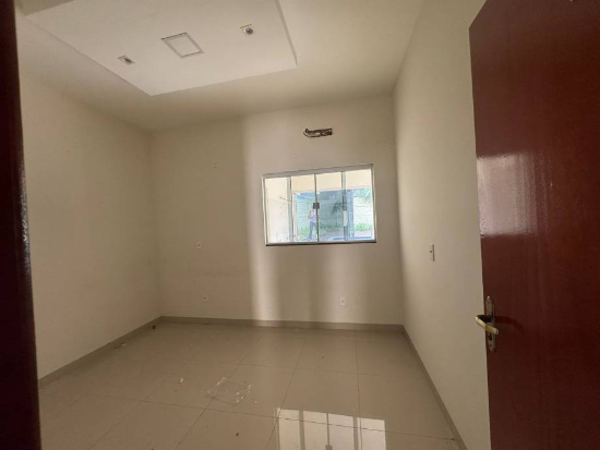 Casa com 3 quartos, 1 vaga de garagem, desocupada, 201,02 m² construídos
