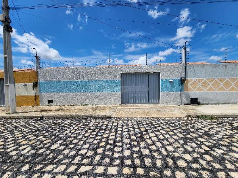 Casa com 2 quartos, 1 vaga, 61.82m², ocupada