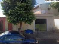Direitos sobre terreno com 200m² e casas com 153m² construídos