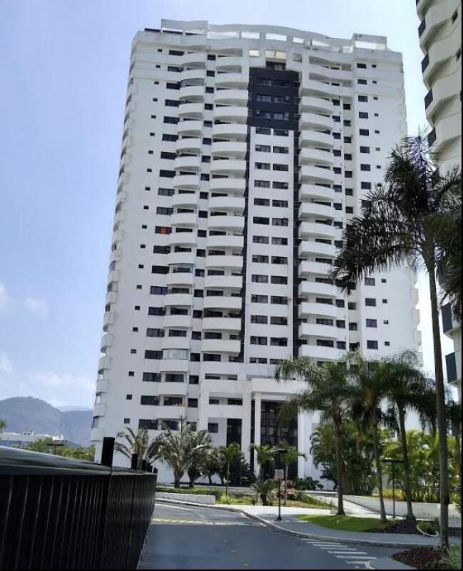Apartamento com 2 quartos, 2 banheiros e 1 vaga de garagem