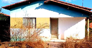 Casa 2 quartos, 1 banheiro, 1 vaga, 56.3m² construída, desocupada