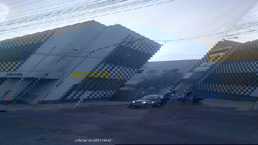 Prédio Comercial com 526m² e estacionamento, locado ao Banco do Brasil