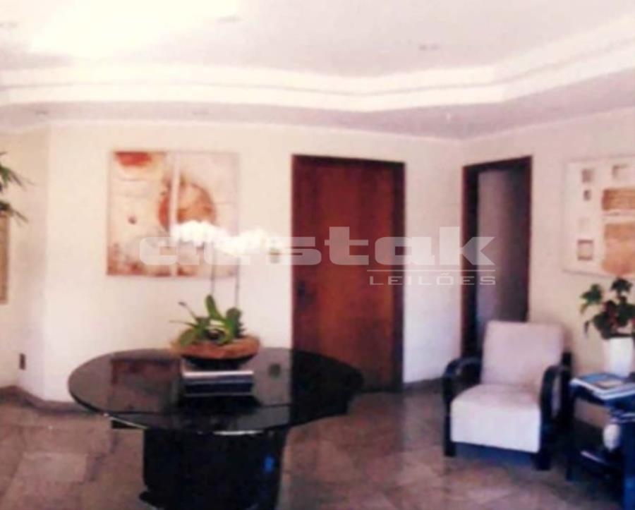 Apartamento com 3 vagas, 95m², 3 quartos