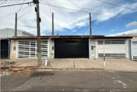Casa Ocupada com 89m² de Área Construída em Marília/SP