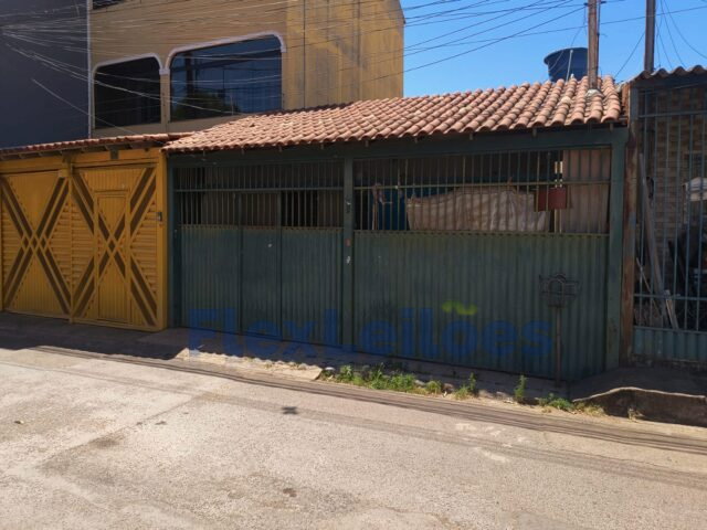 Imóvel residencial com lote no Distrito Federal