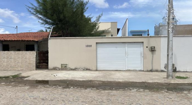 Casa duplex geminada com 84,42 m², ocupada