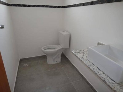 Casa Ocupada com 3 Quartos e 188m² de Área Construída