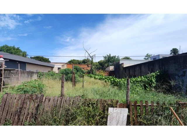 Terreno urbano de 336m² com lote definido