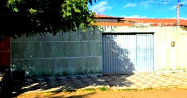 Casa residencial com 1 quarto, 1 banheiro, ocupada, área construída de 61.87m²