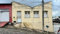 Casa ocupada com 100 m² construídos