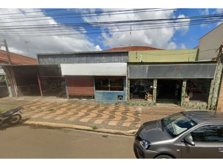 Imóvel Comercial Ocupado na Avenida Newton Prado