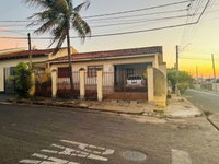 Casa com 2 quartos, 1 banheiro e 1 vaga em José Bonifácio/SP