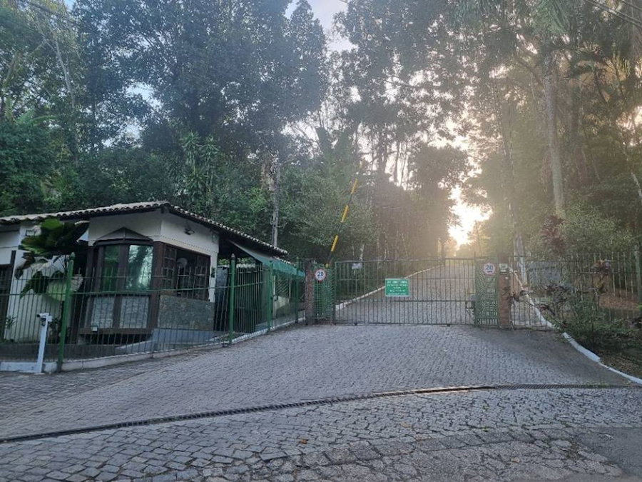Casa de condomínio com 5 quartos, 3 banheiros e 1 vaga de garagem