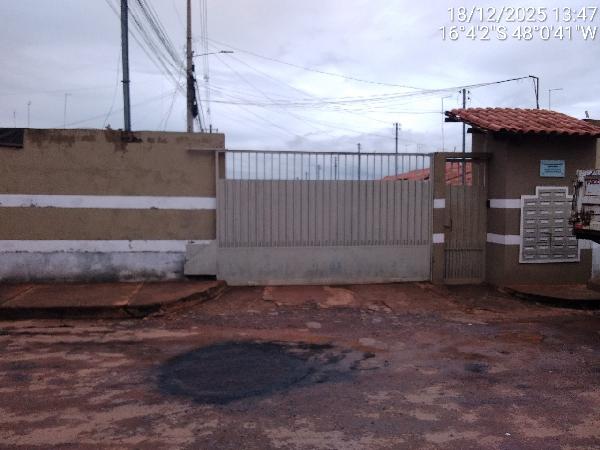 Casa com 2 quartos, 69,02 m², varanda e área de serviço