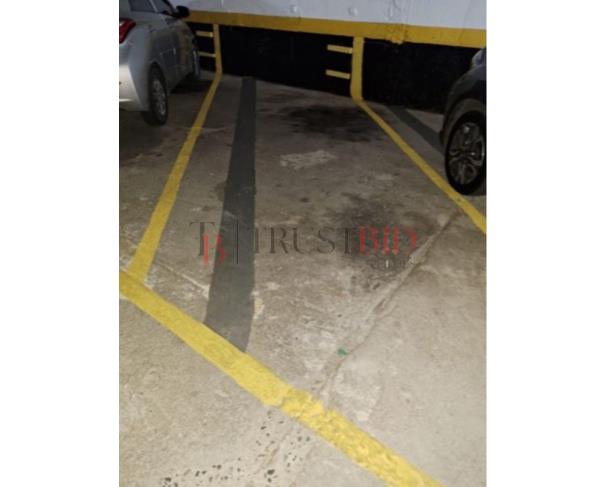 Metade ideal de vaga de garagem em condomínio