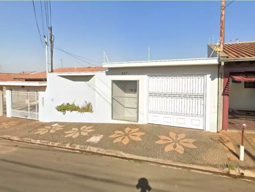 Casa com 2 dormitórios e 1 banheiro em Araras/SP