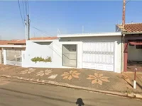 Casa com 2 dormitórios e 1 banheiro em Araras/SP
