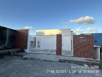 Casa com 2 quartos, 1 banheiro e 1 vaga de garagem