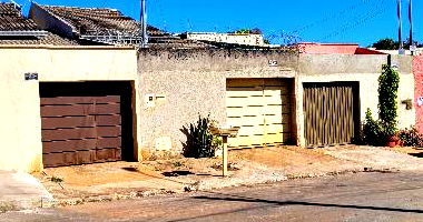 Casa com 2 quartos, 2 banheiros, 67m² construídos