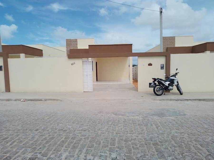 Casa padrão com 3 quartos, 2 banheiros, 1 vaga, 85,6m² construída, ocupada