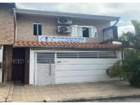 Casa em leilão com 3 quartos e 2 banheiros