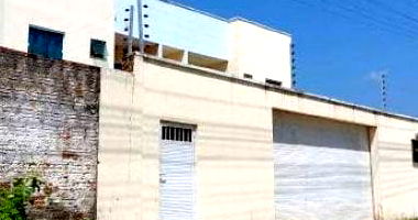 Apartamento padrão com 2 quartos, 1 banheiro e 1 vaga de garagem, ocupado